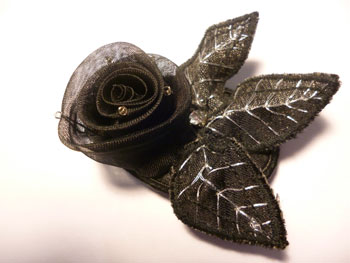 broche fleur noire brodalie.fr